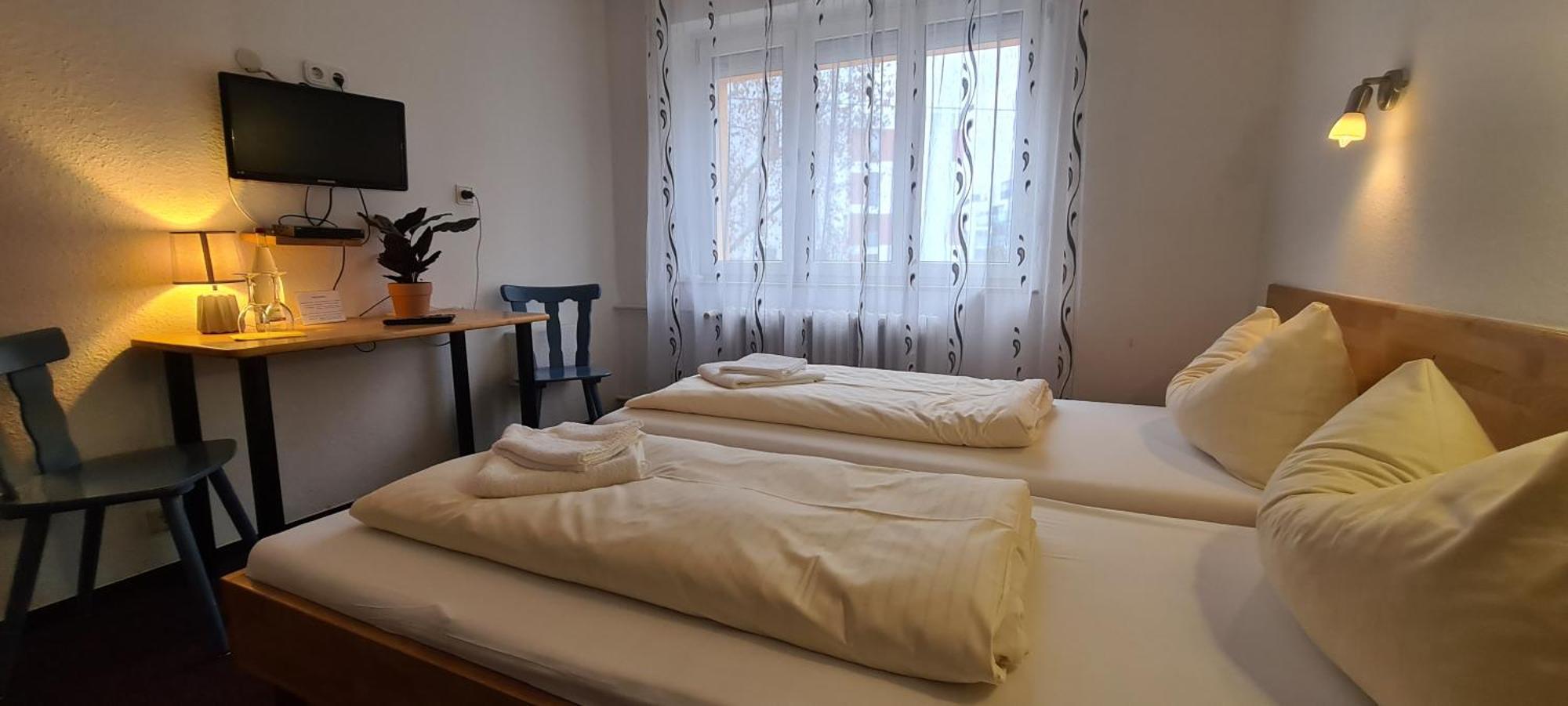 Hotel Lamm Stuttgart Oda fotoğraf